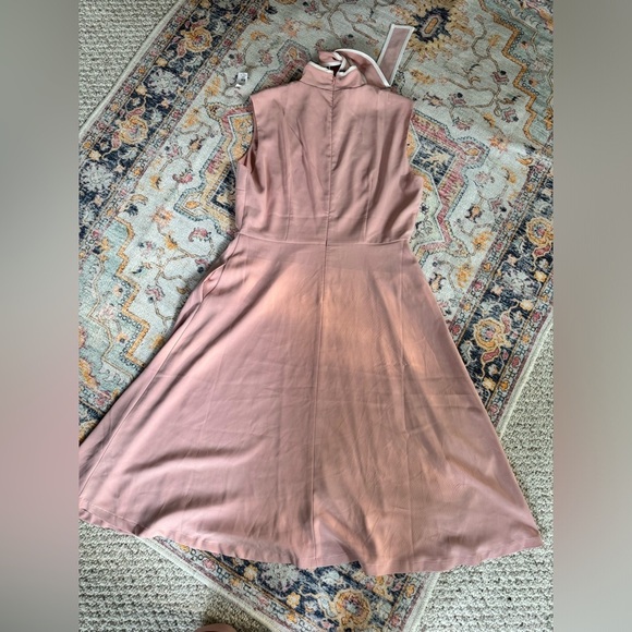 NWT  Alexia Admor Short Sleeve Sleeve Fit And Flare Dress Pink And White - Picture 6 of 8